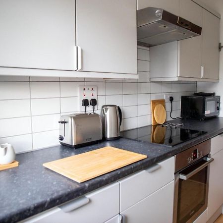 Guestready - Homely Leeds City Apartment Sleep 4 Meanwood エクステリア 写真