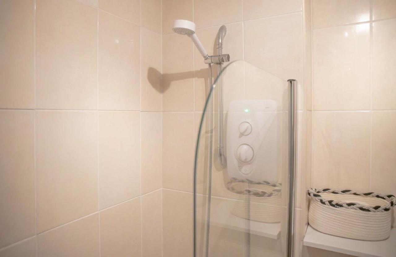 Guestready - Homely Leeds City Apartment Sleep 4 Meanwood エクステリア 写真