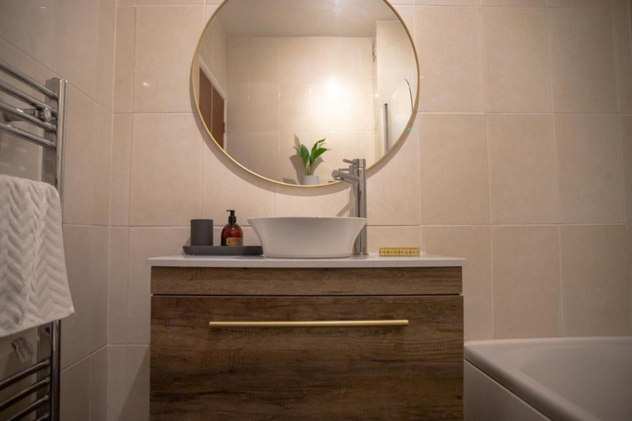 Guestready - Homely Leeds City Apartment Sleep 4 Meanwood エクステリア 写真